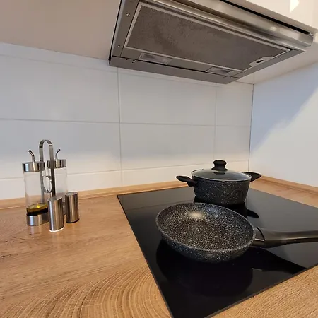 Living Flat, Eine Wohnung Mit Zwei Schlafzimmern Und Balkon Schorndorf  Buitenkant foto