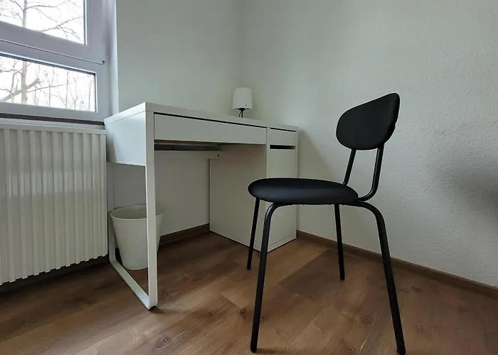 Living Flat, Eine Wohnung Mit Zwei Schlafzimmern Und Balkon