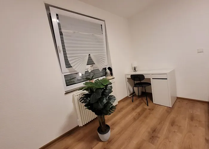 Living Flat, Eine Wohnung Mit Zwei Schlafzimmern Und Balkon