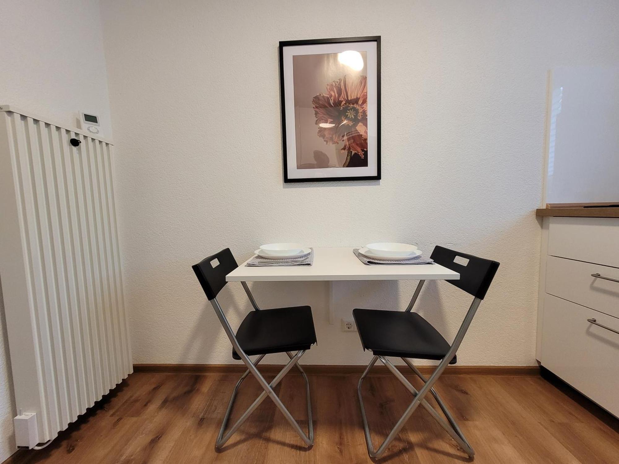 Living Flat, Eine Mit Zwei Schlafzimmern Und Balkon * Schorndorf (Baden-Wurttemberg)