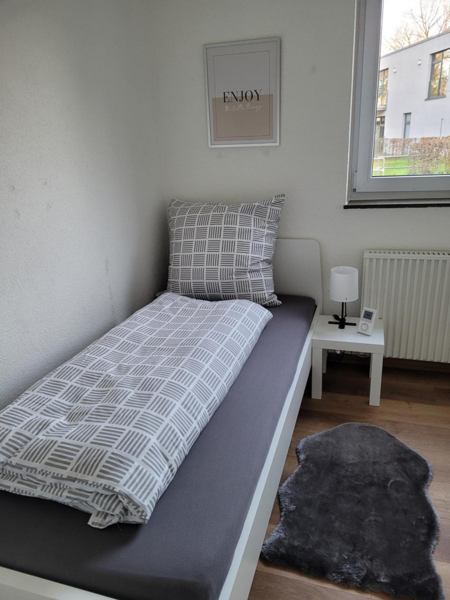 Living Flat, Eine Mit Zwei Schlafzimmern Und Balkon * Schorndorf (Baden-Wurttemberg)